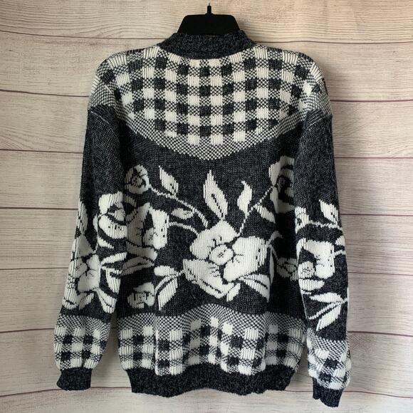 Vintage Nan Dorsey Gray and White Check and Floral Knit Sweater - Picture 4 of 15